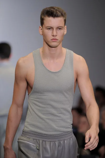 Look 11